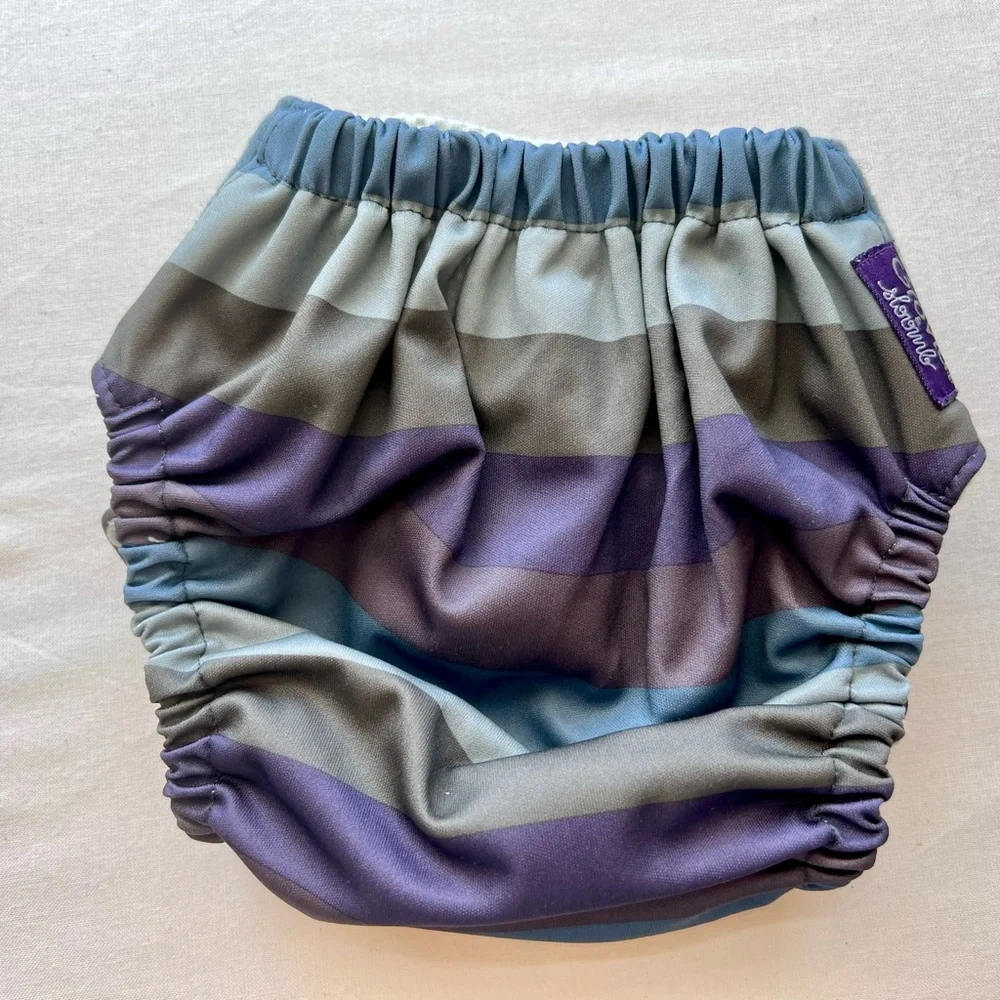 Grovia Hybrid Re-usable Diaper Shell Hook & Loop Closure - Orchard - Picture 2 of 7